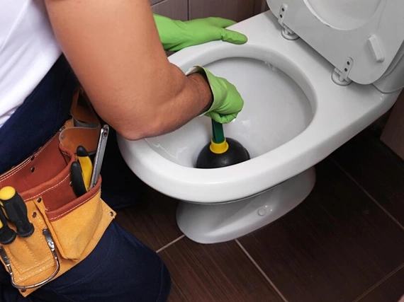 Expert Plumbers For Clogged Toilet Near Your Area